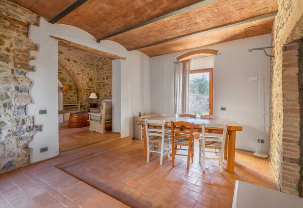 Le Fonti Apartments With Ac Near Siena: Autumn, Dining Room, Spring, Summer