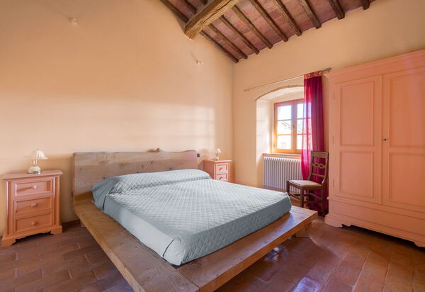 Le Fonti Apartments With Ac Near Siena: Autumn, Bedroom, Spring, Summer