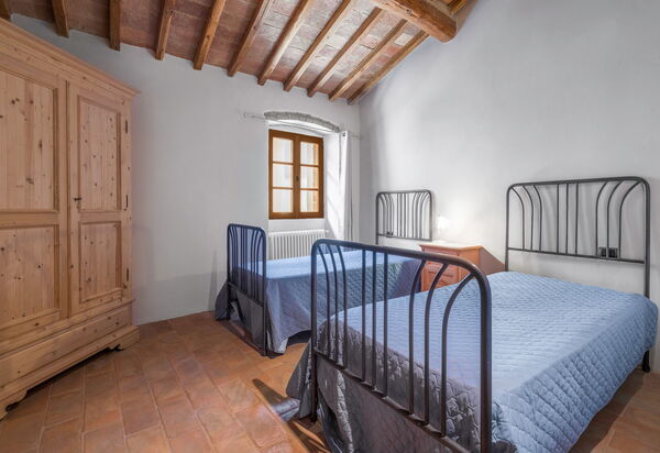 Le Fonti Apartments With Ac Near Siena: Autumn, Bedroom, Spring, Summer