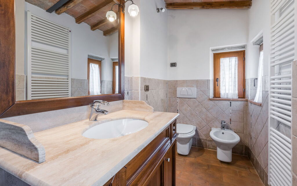Le Fonti Apartments With Ac Near Siena - : Autumn, Bathroom, Spring, Summer