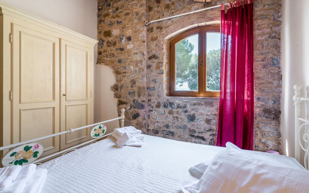 Le Fonti Apartments With Ac Near Siena - : Autumn, Bedroom, Spring, Summer