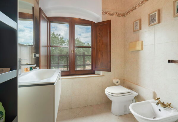 Torri 15 Holiday Home: Autumn, Bathroom, Spring, Summer