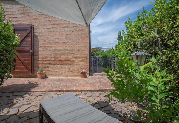 Torri 15 Holiday Home: Autumn, Garden, Spring, Summer