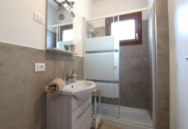 Comfort Apartment, Welness, Terrace: Autumn, Bathroom, Spring, Summer