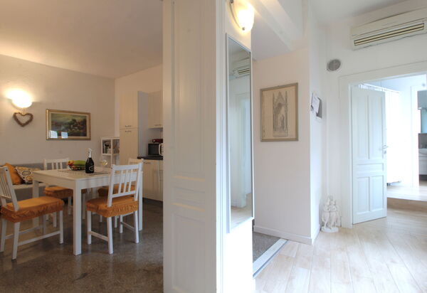 Comfort Apartment, Welness, Terrace: Autumn, Dining Room, Spring, Summer