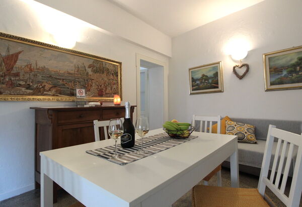 Comfort Apartment, Welness, Terrace: Autumn, Dining Room, Spring, Summer