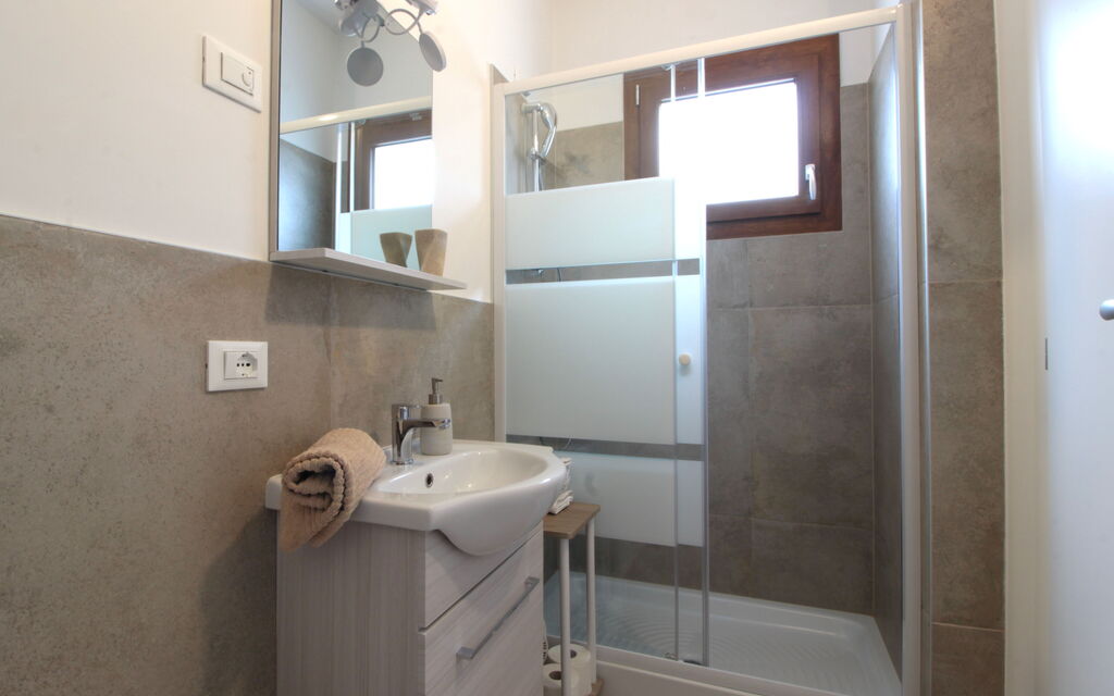 Comfort Apartment, Welness, Terrace: Autumn, Bathroom, Spring, Summer