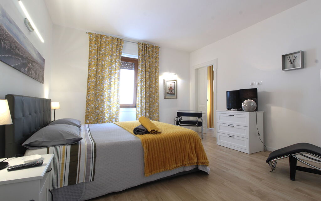 Comfort Apartment, Welness, Terrace: Autumn, Bedroom, Spring, Summer