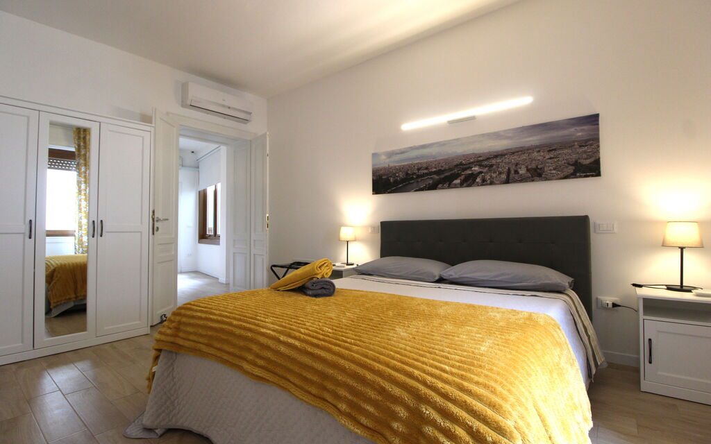 Comfort Apartment, Welness, Terrace: Autumn, Bedroom, Spring, Summer