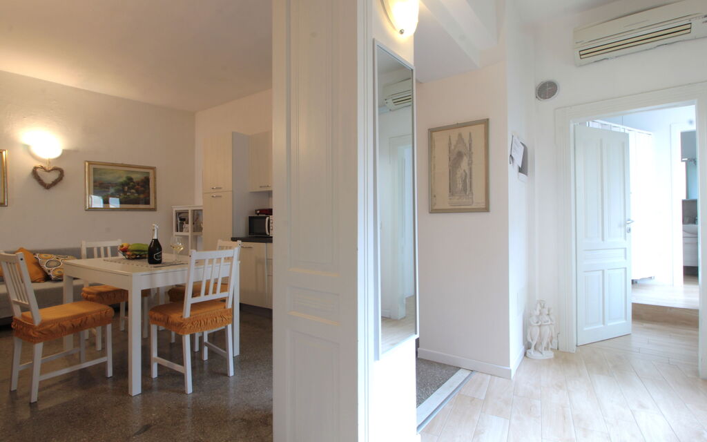 Comfort Apartment, Welness, Terrace: Autumn, Dining Room, Spring, Summer