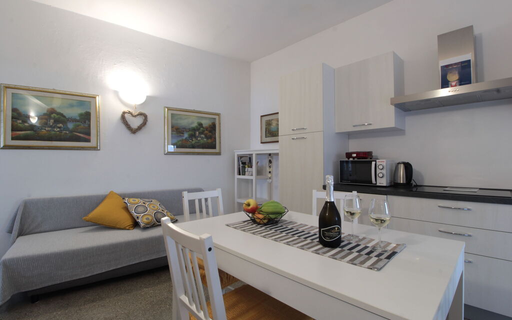 Comfort Apartment, Welness, Terrace: Autumn, Dining Room, Living Room, Spring, Summer