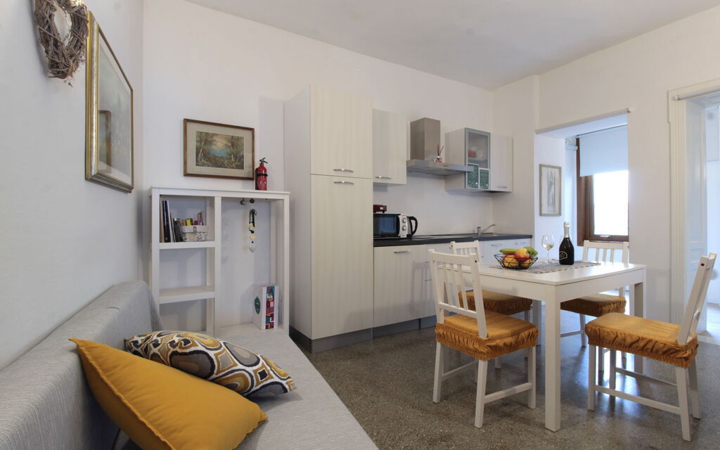 Comfort Apartment, Welness, Terrace: Autumn, Dining Room, Spring, Summer