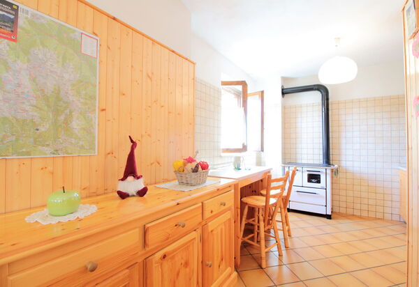 Baita a Pieve Tesino Mountain And Lake: Autumn, Kitchen, Spring, Summer