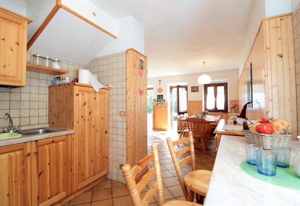 Baita a Pieve Tesino Mountain And Lake: Autumn, Kitchen, Spring, Summer