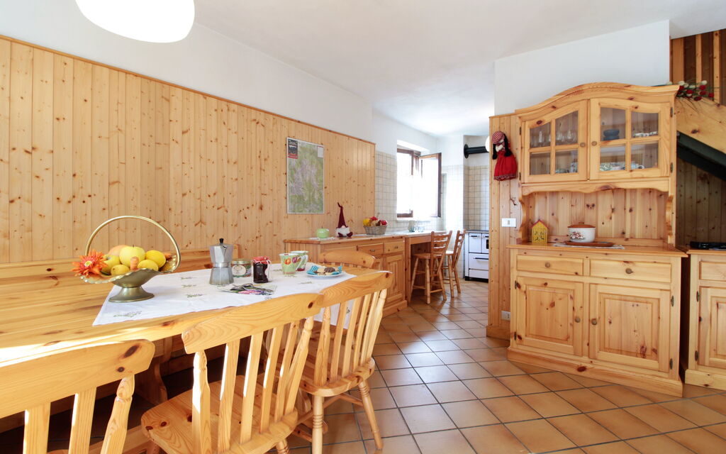 Baita a Pieve Tesino Mountain And Lake: Autumn, Kitchen, Spring, Summer