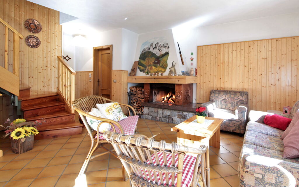 Baita a Pieve Tesino Mountain And Lake: Autumn, Living Room, Spring, Summer