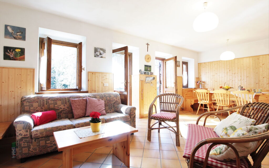 Baita a Pieve Tesino Mountain And Lake: Autumn, Living Room, Spring, Summer