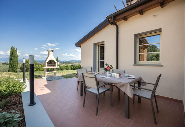 Villacolle 1, Poggio a Caiano, Hot Tub, Wifi, Ac: Autumn, Garden, Spring, Summer