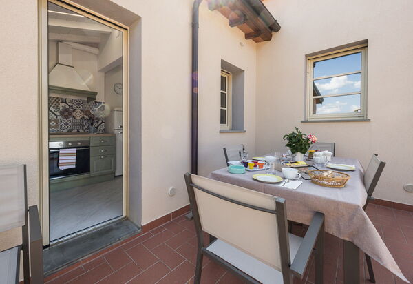 Villacolle 1, Poggio a Caiano, Hot Tub, Wifi, Ac: Autumn, Spring, Summer