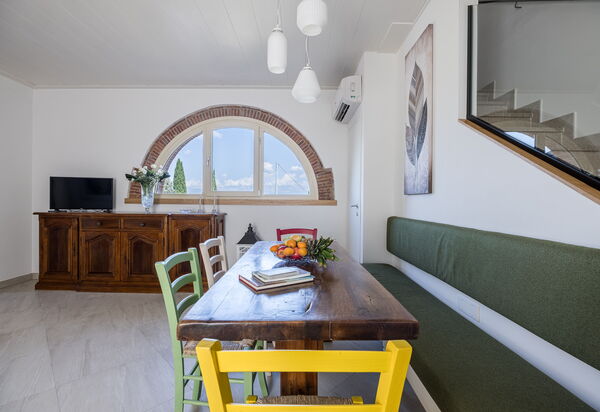 Villacolle 1, Poggio a Caiano, Hot Tub, Wifi, Ac: Autumn, Living Room, Spring, Summer