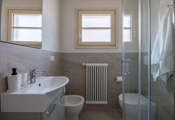 Villacolle 1, Poggio a Caiano, Hot Tub, Wifi, Ac: Autumn, Bathroom, Spring, Summer