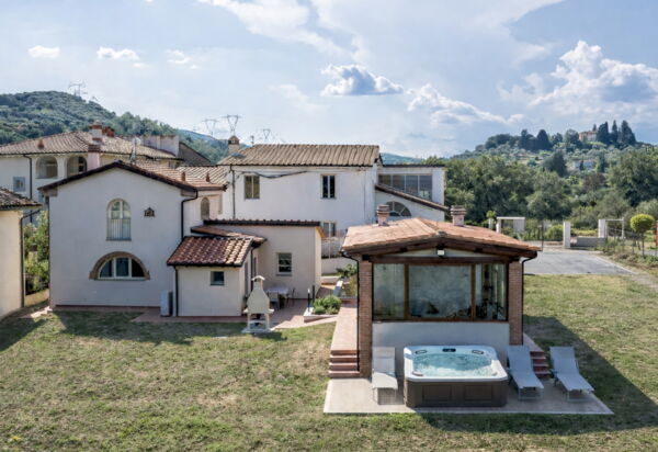 Villacolle 1, Poggio a Caiano, Hot Tub, Wifi, Ac: Autumn, Garden, Spring, Summer