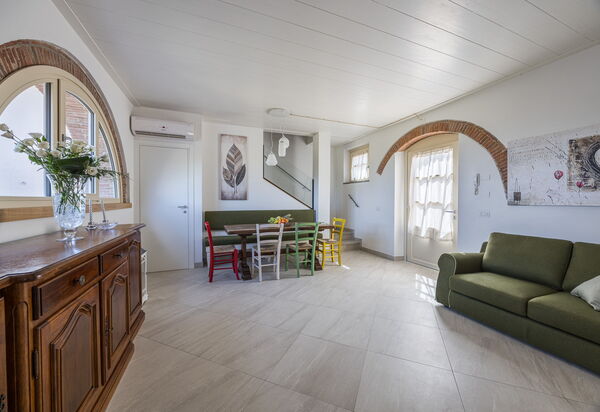 Villacolle 1, Poggio a Caiano, Hot Tub, Wifi, Ac: Autumn, Living Room, Spring, Summer