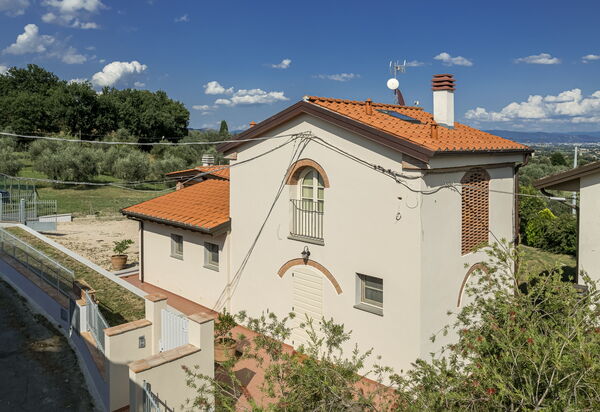 Villacolle 1, Poggio a Caiano, Hot Tub, Wifi, Ac: Autumn, Main Entrance, Spring, Summer