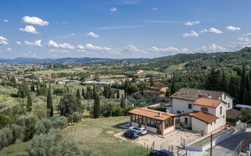 Villacolle 1, Poggio a Caiano, Hot Tub, Wifi, Ac: Autumn, Garden, Spring, Summer