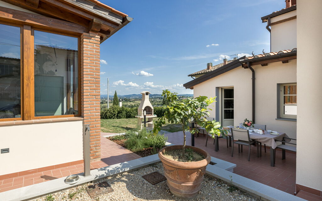 Villacolle 1, Poggio a Caiano, Hot Tub, Wifi, Ac: Autumn, Garden, Spring, Summer
