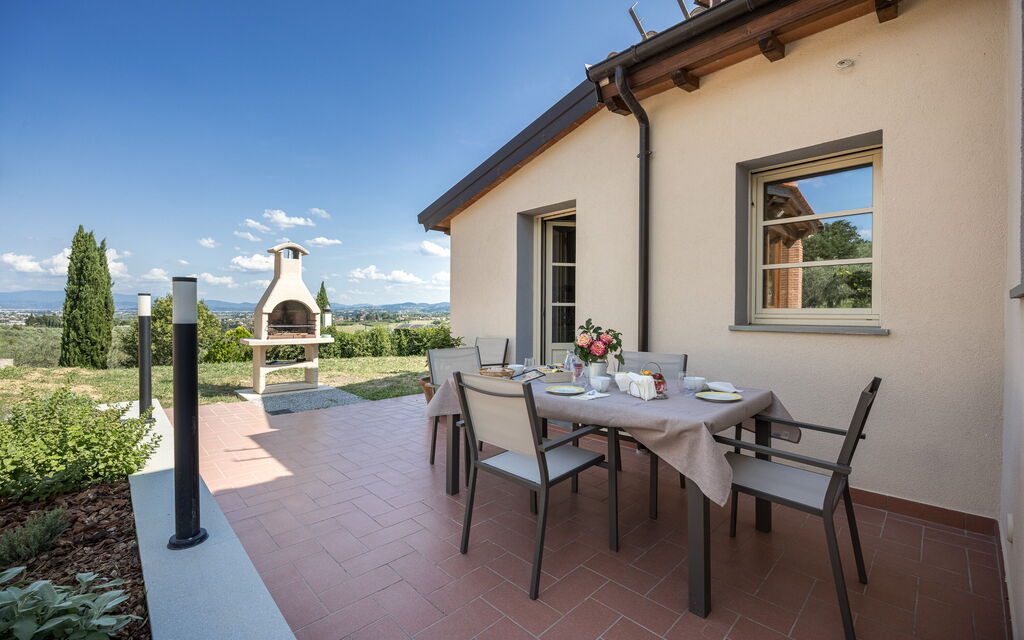 Villacolle 1, Poggio a Caiano, Hot Tub, Wifi, Ac: Autumn, Garden, Spring, Summer
