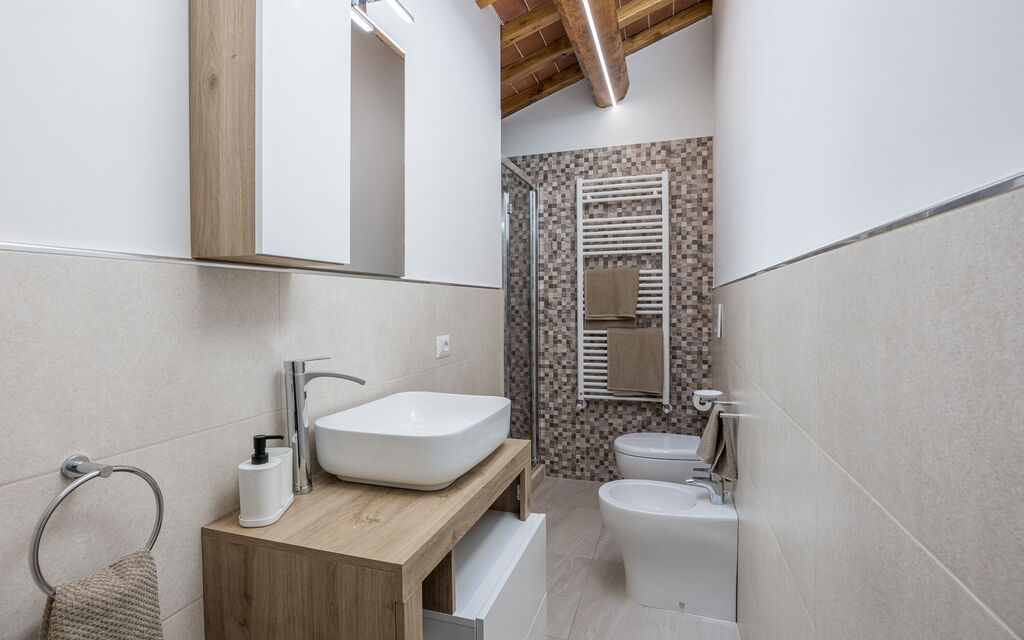 Villacolle 1, Poggio a Caiano, Hot Tub, Wifi, Ac: Autumn, Bathroom, Spring, Summer