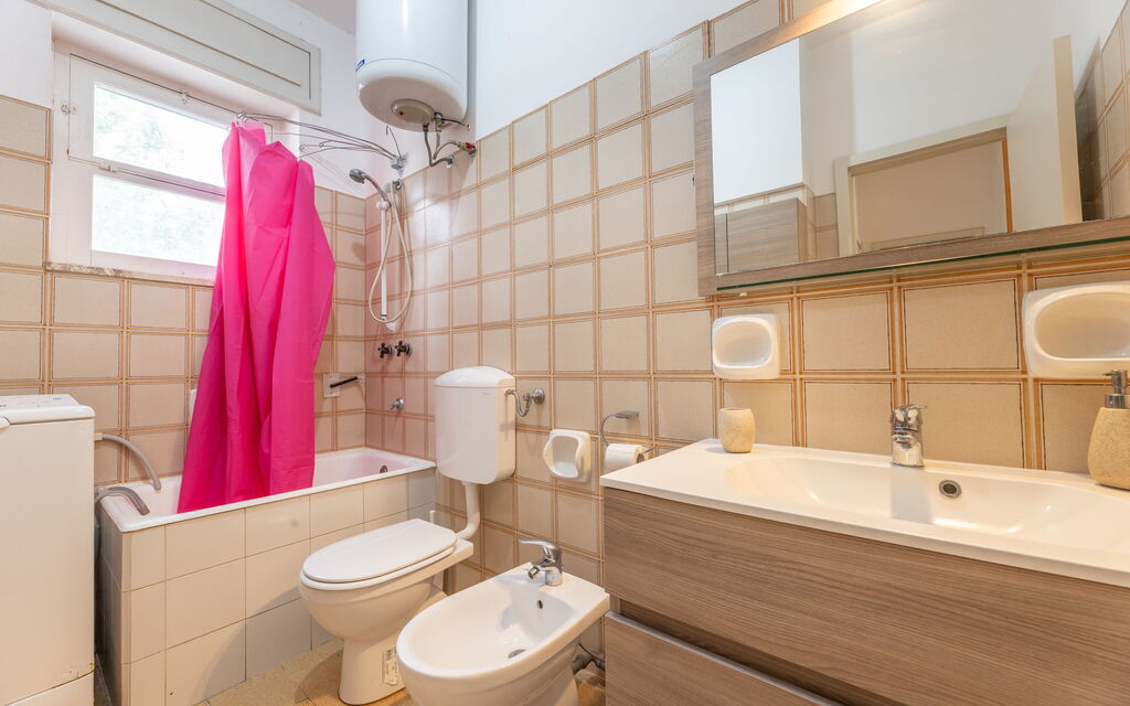 Apartment Living In Baia Verde - Gallipoli: Autumn, Bathroom, Spring, Summer