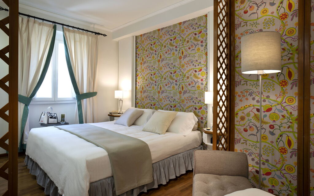 Butterfly With Beach & Breakfast Included: Autumn, Bedroom, Spring, Summer, Winter