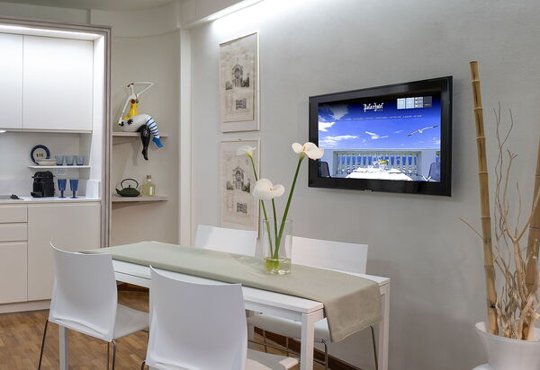 Boheme With Beach & Breakfast Included: Autumn, Living Room, Spring, Summer, Winter