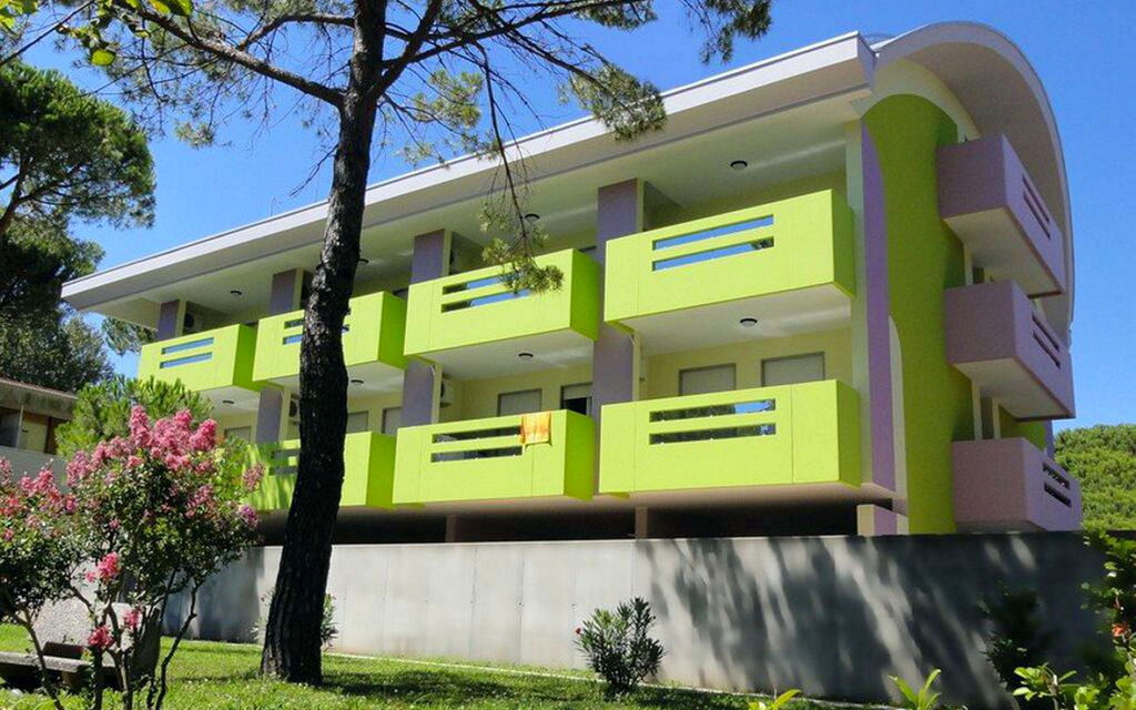 Apt. Bright Star - Bibione: Autumn, Building Exterior, Pool, Spring, Summer