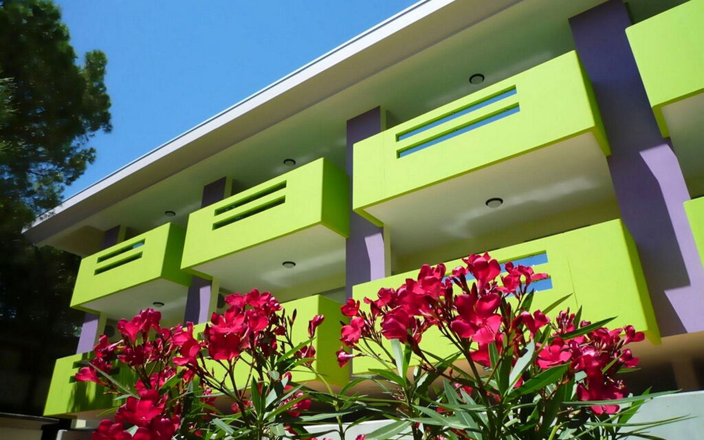 Apt. Bright Star - Bibione: Autumn, Building Exterior, Pool, Spring, Summer