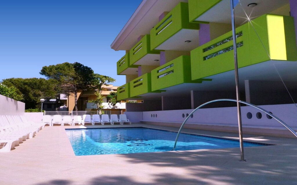 Apt. Bright Star - Bibione: Autumn, Building Exterior, Pool, Spring, Summer