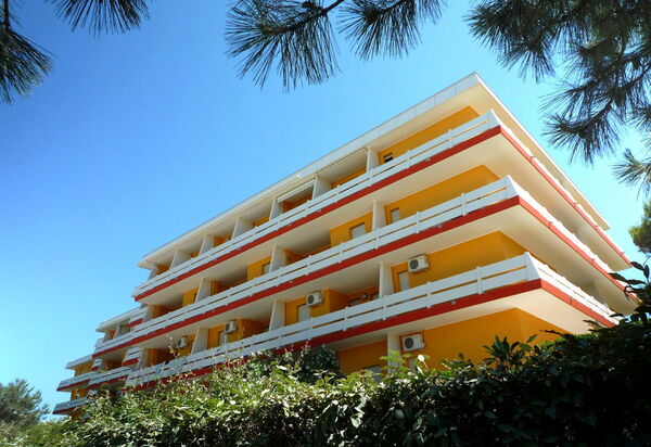 Apt. Enchant - Bibione: Autumn, Garden, Spring, Summer