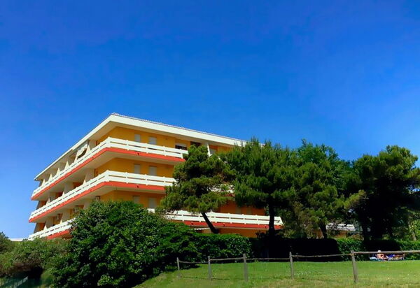 Apt. Enchant - Bibione: Autumn, Garden, Spring, Summer