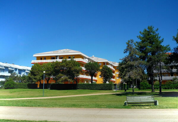 Apt. Enchant - Bibione: Autumn, Garden, Spring, Summer