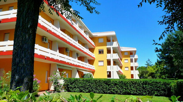 Apt. Enchant - Bibione: Autumn, Garden, Spring, Summer