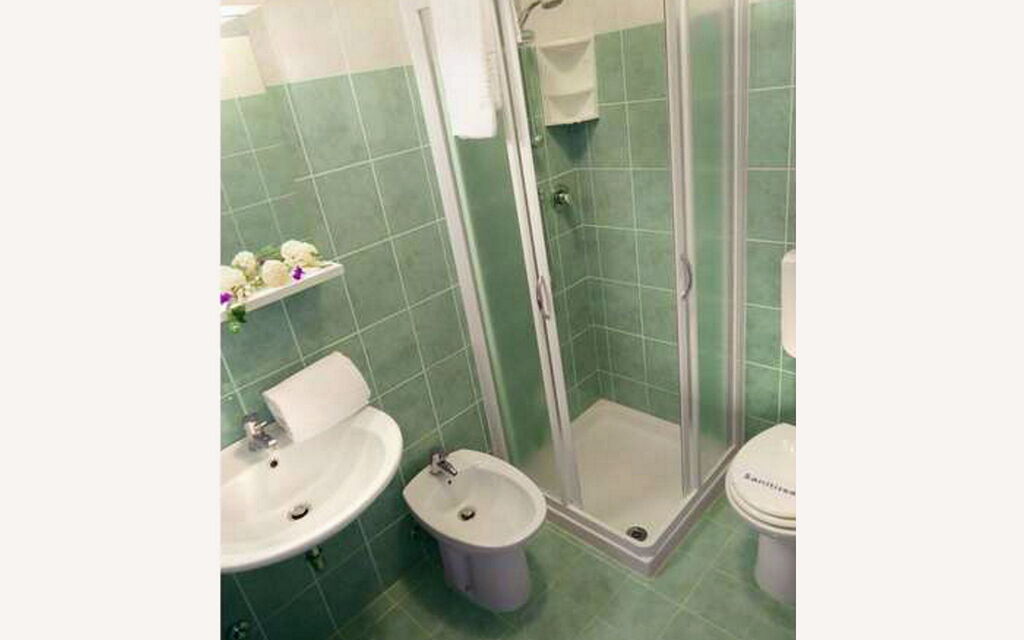 Apt. Enchant - Bibione - : Autumn, Bathroom, Spring, Summer