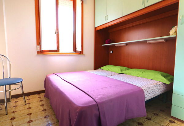 Apt. Elegance - Bibione: Autumn, Bedroom, Spring, Summer