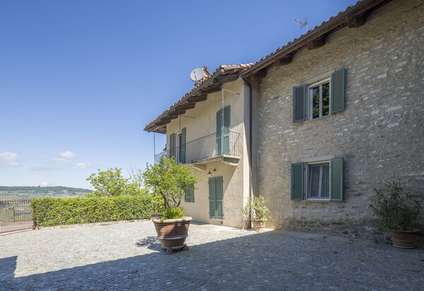 Arpusè, Relax nelle Langhe - Barolo, with Pool: Autunno, Estate, Esterni, Primavera
