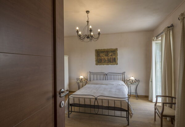 Arpusè, Relax nelle Langhe - Barolo, with Pool: Autunno, Camera da letto, Estate, Primavera