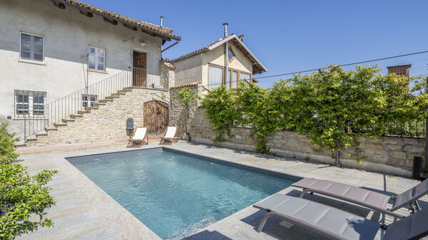 Arpusè, Relax nelle Langhe - Barolo, with Pool: Autunno, Estate, Piscina, Primavera