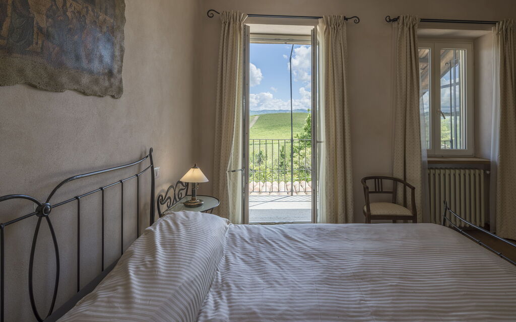 Arpusè, Relax nelle Langhe - Barolo, with Pool - : Autumn, Bedroom, Spring, Summer