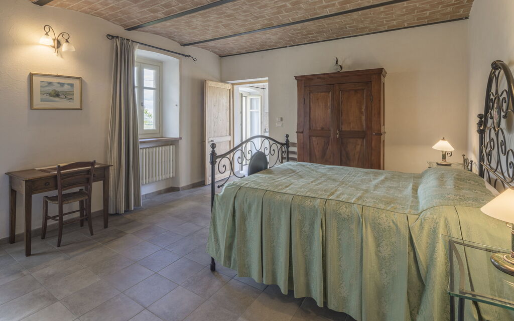 Arpusè, Relax nelle Langhe - Barolo, with Pool - : Autunno, Camera da letto, Estate, Primavera