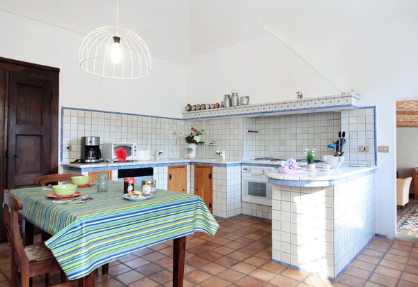 La Casa Dei Nonni, House With Private Pool, Torino: Autunno, Cucina, Estate, Primavera